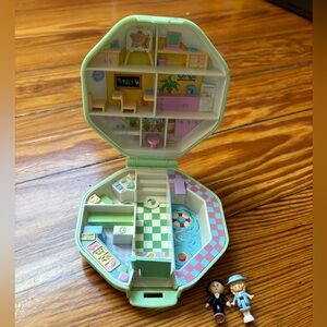 Polly Pocket School set with figures